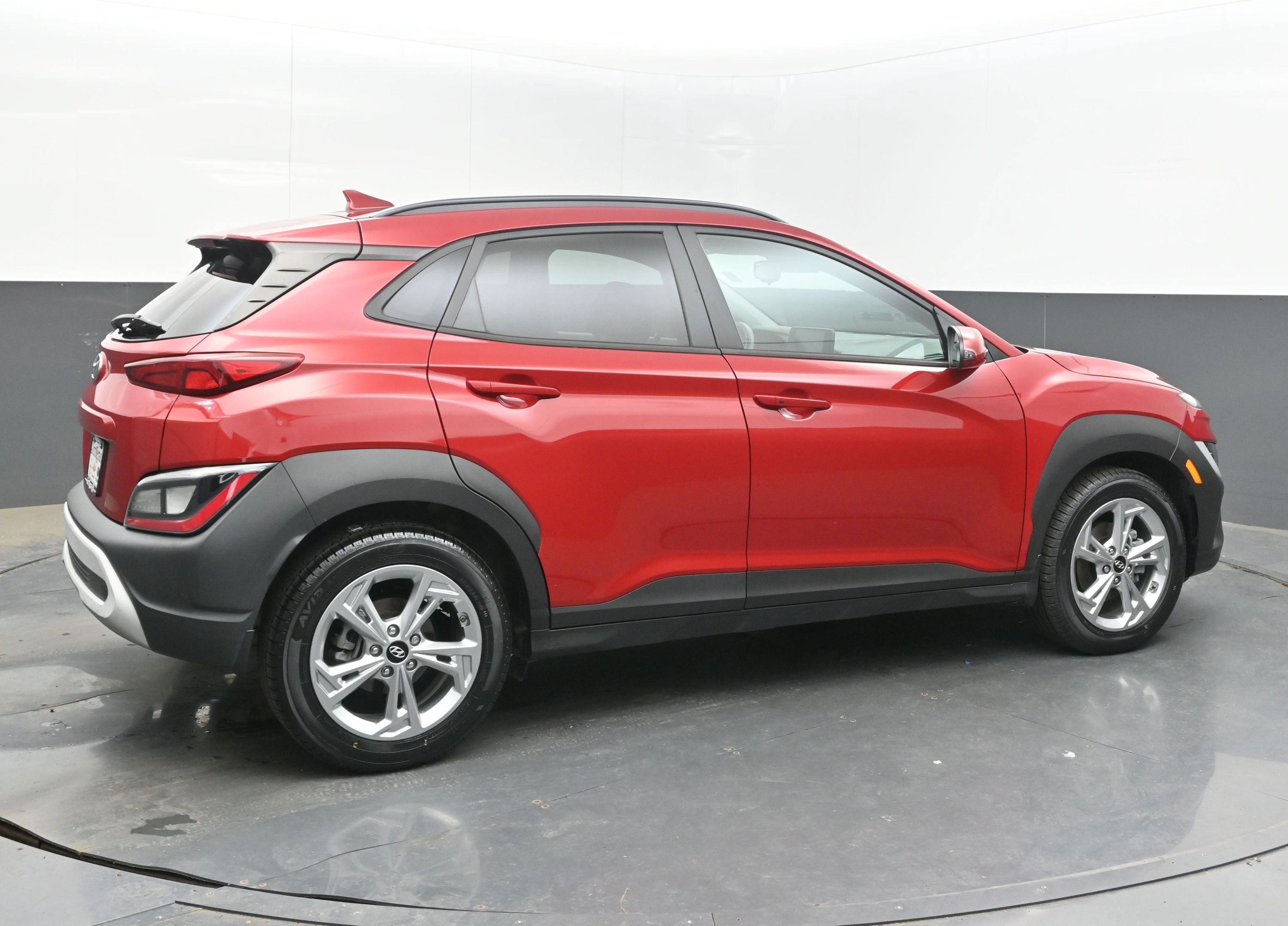 Used 2022 Hyundai Kona SEL w/ Cargo Package FWD image 8