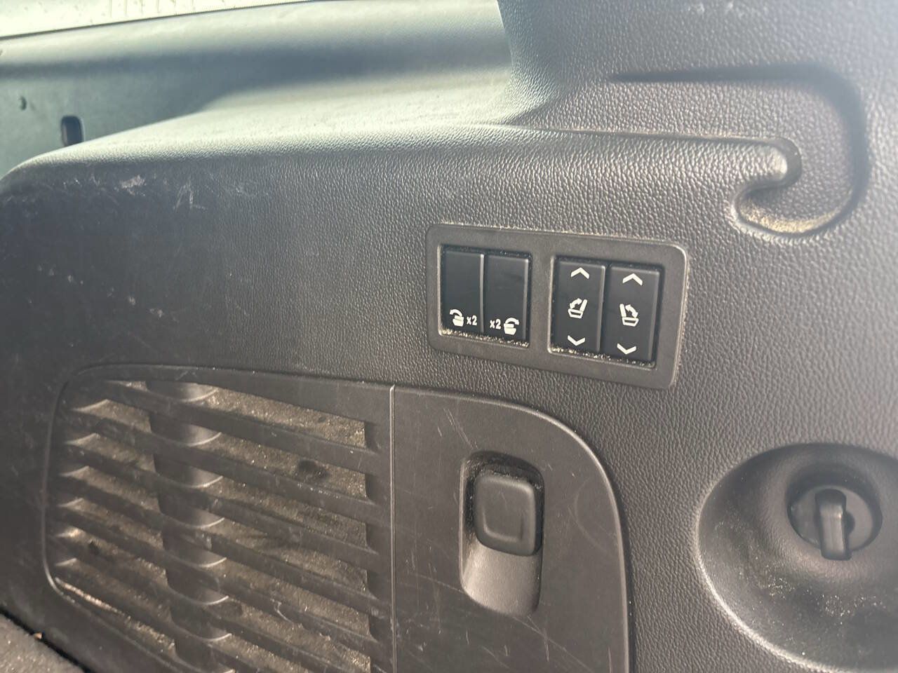 Used 2016 Chevrolet Suburban LT AWD/4WD image 27