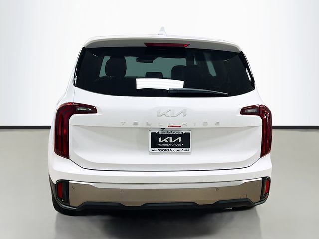 Certified 2025 Kia Telluride LX FWD image 6