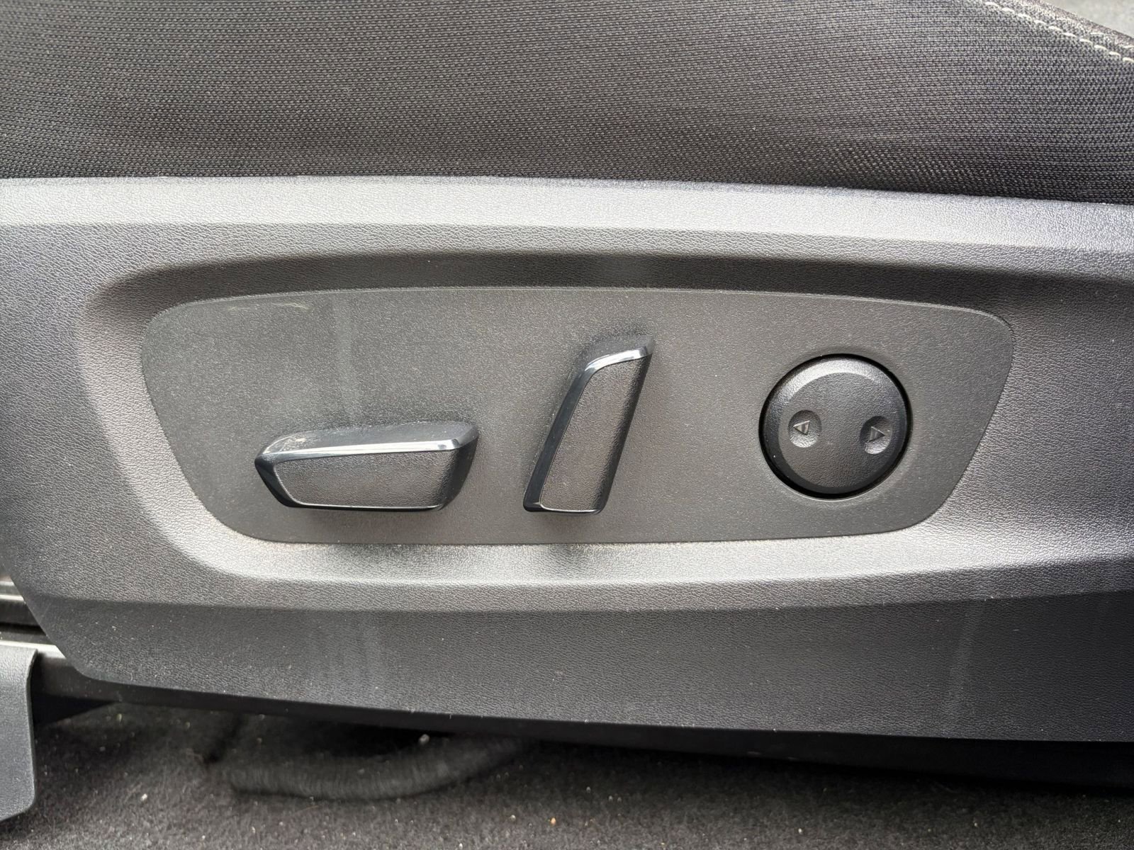 Used 2025 Nissan Pathfinder SV image 22