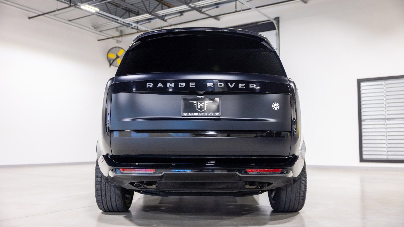 Used 2024 Land Rover Range Rover SV image 5