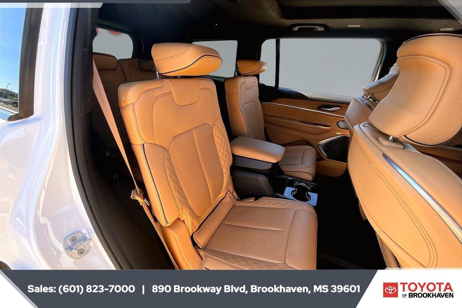 Used 2025 Jeep Grand Cherokee L Summit AWD/4WD image 22