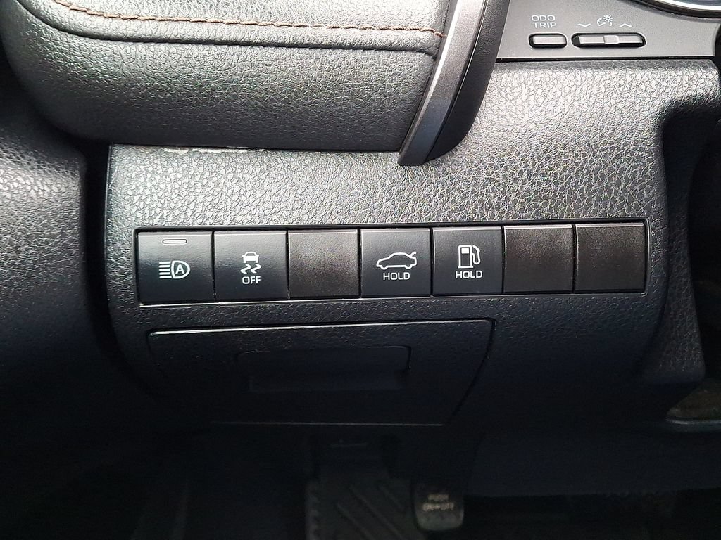 Used 2020 Toyota Camry LE FWD image 26
