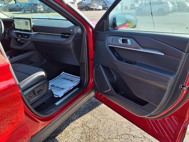 Used 2025 Ford Explorer ST-Line w/ ST-Line Street Pack AWD/4WD image 84