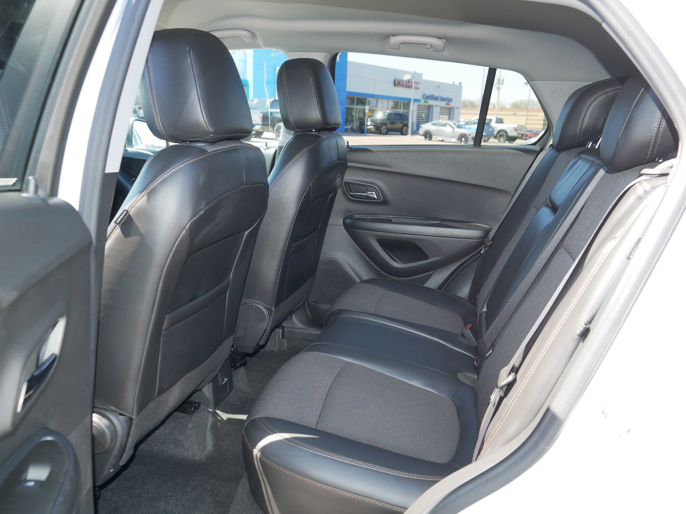 Used 2022 Chevrolet Trax LT w/ LT Convenience Package image 34