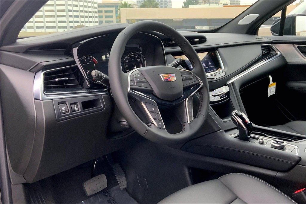 New 2025 Cadillac XT5 Premium Luxury image 8