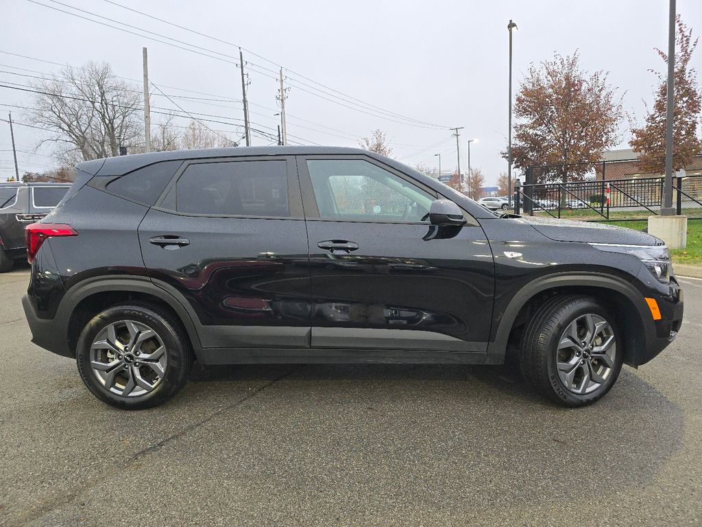 Used 2024 Kia Seltos LX image 16