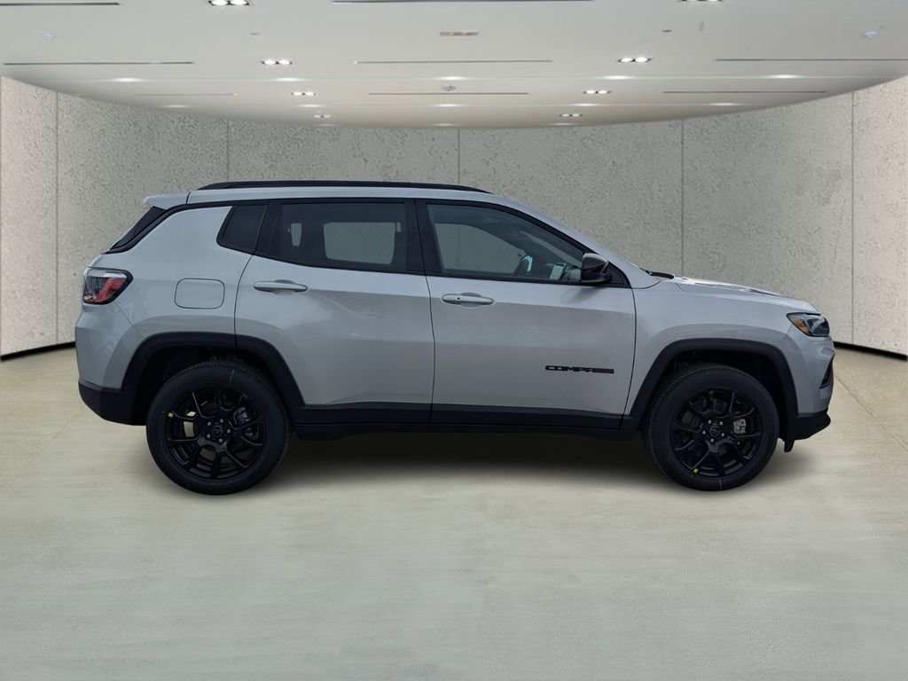 New 2026 Jeep Compass Latitude image 3