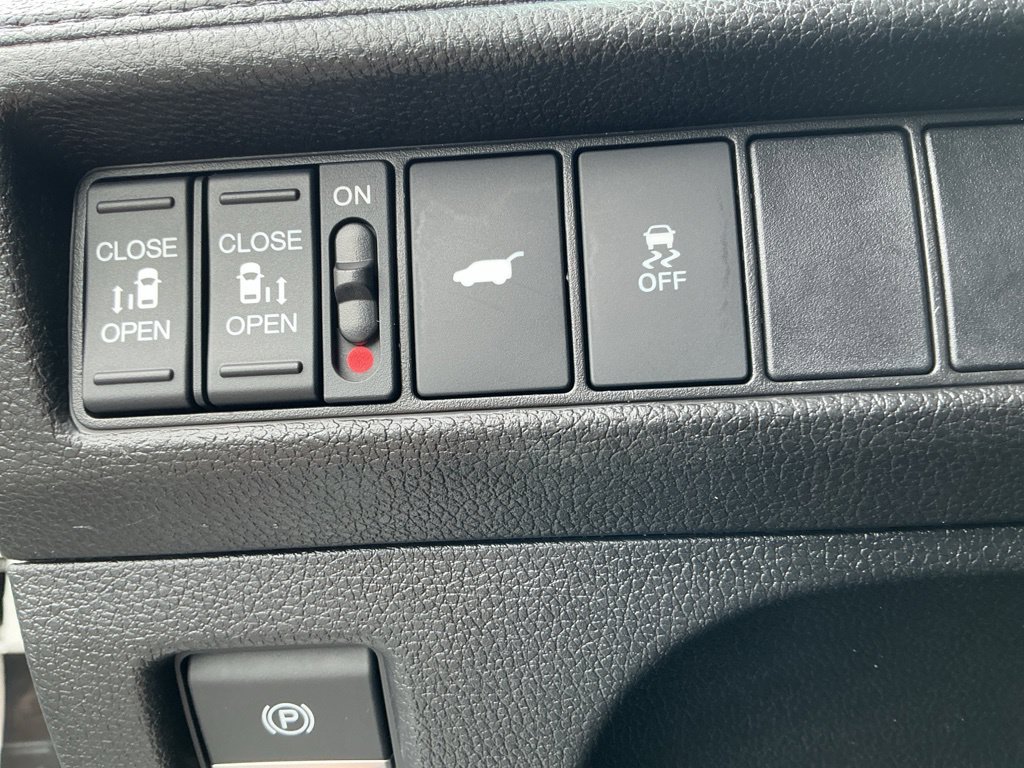 Used 2025 Honda Odyssey Sport-L image 25