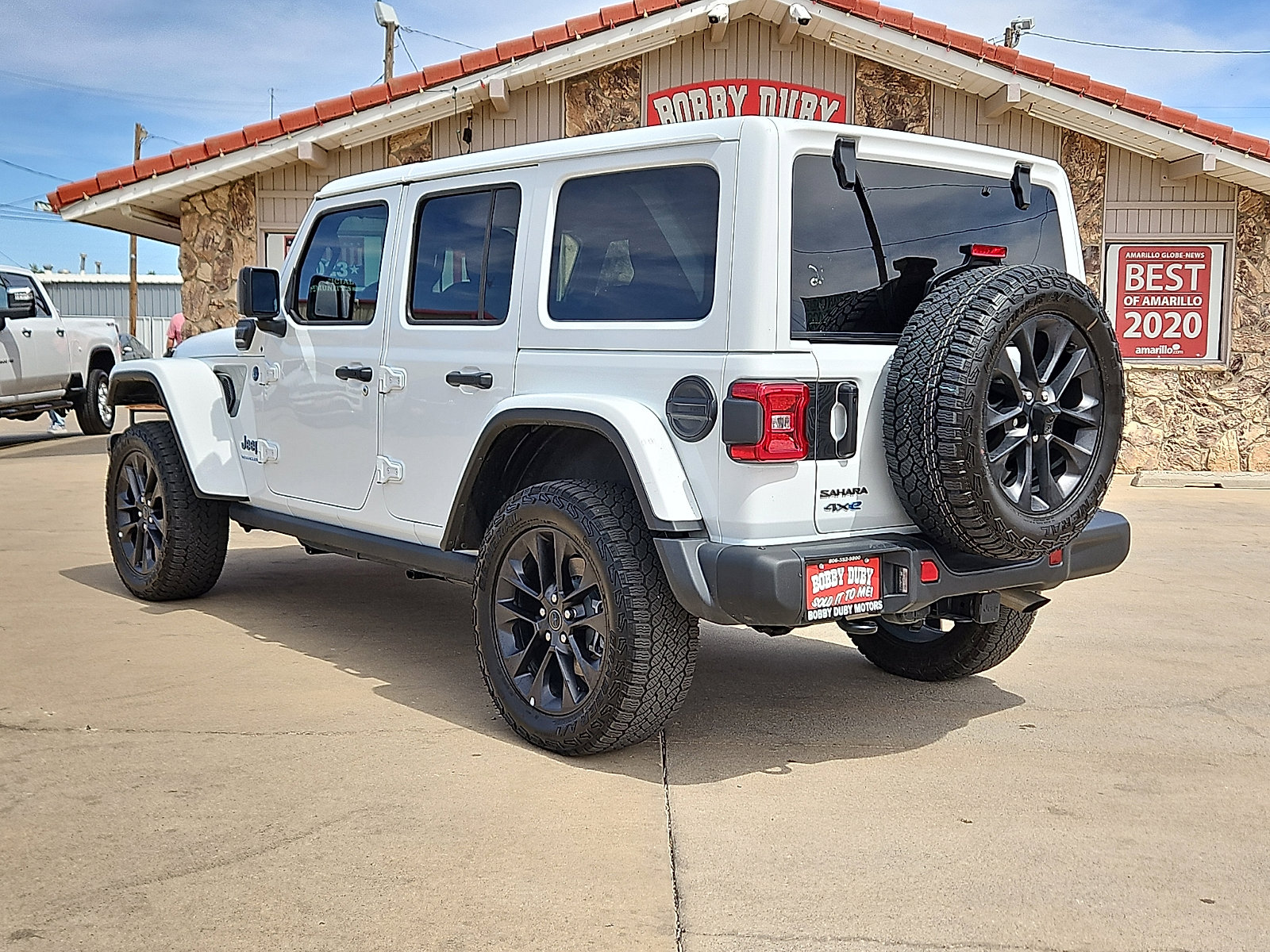 Used 2025 Jeep Wrangler Unlimited Sahara AWD/4WD image 2