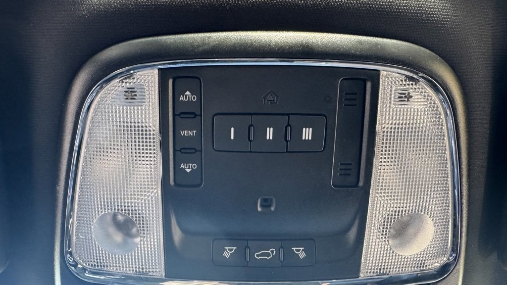 Used 2021 Jeep Grand Cherokee Limited image 29