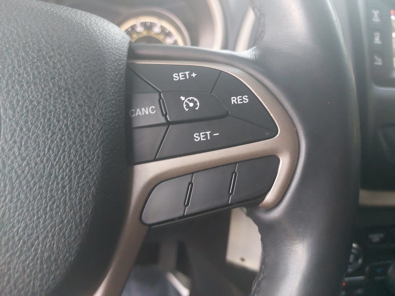 Used 2015 Jeep Cherokee Sport w/ Cold Weather Group AWD/4WD image 17