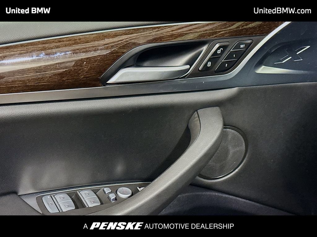 Used 2025 BMW X4 xDrive30i w/ Premium Package image 3