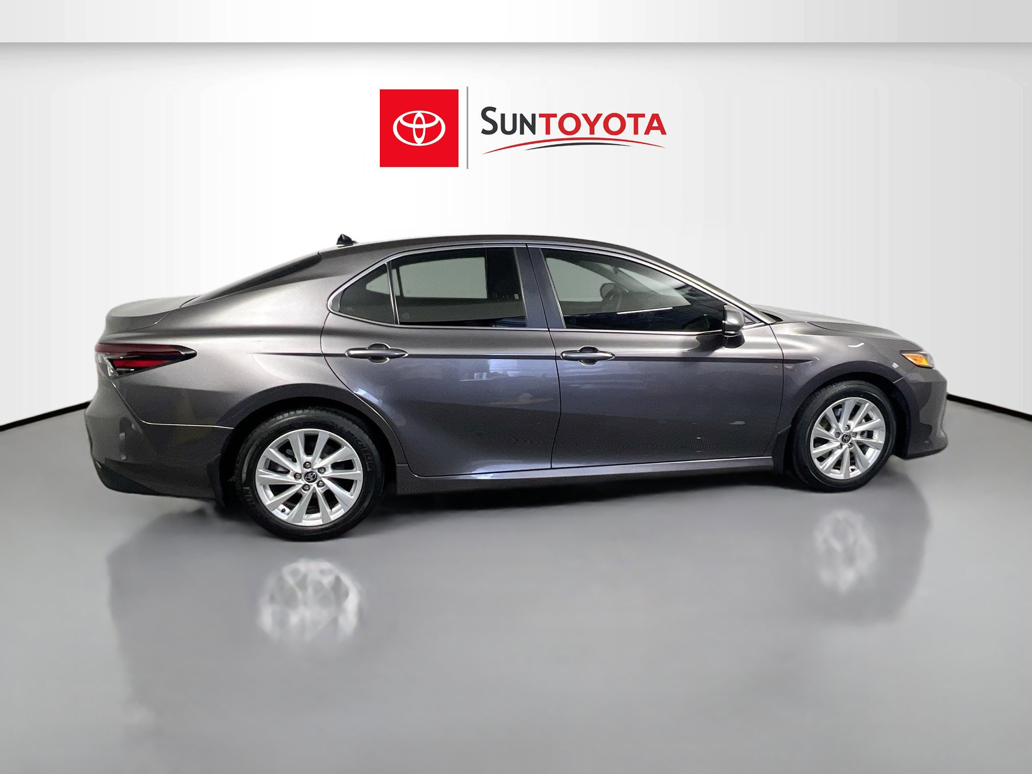 Used 2021 Toyota Camry LE w/ Carpet Mat Package (TMS) image 2