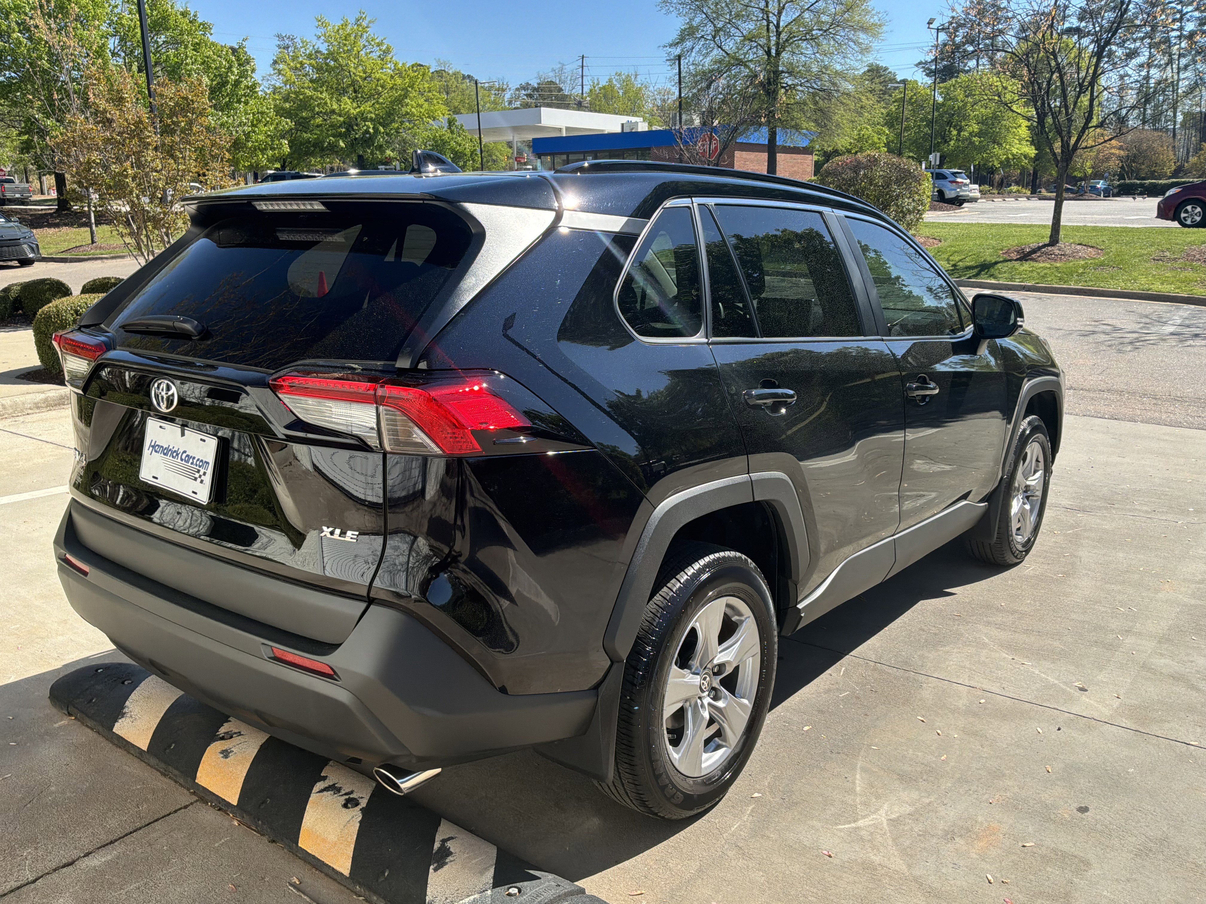Used 2025 Toyota RAV4 XLE w/ Convenience Package image 13