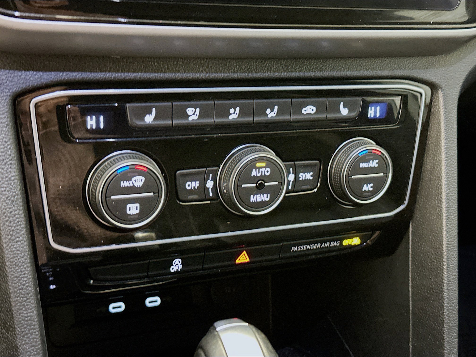 Used 2022 Volkswagen Atlas Cross Sport SE image 23