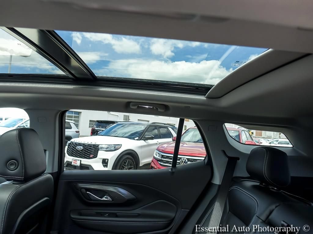 Certified 2024 GMC Terrain SLT w/ Tech Package FWD image 13