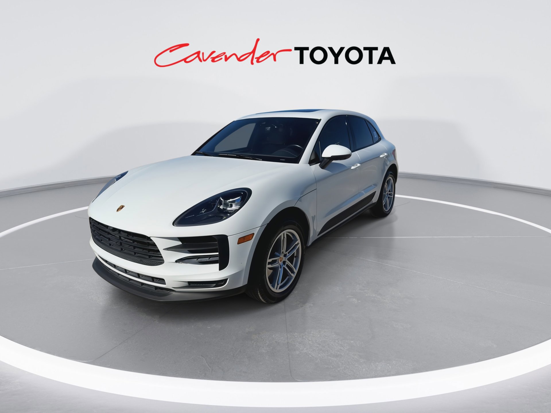 Used 2021 Porsche Macan Premium Plus image 4