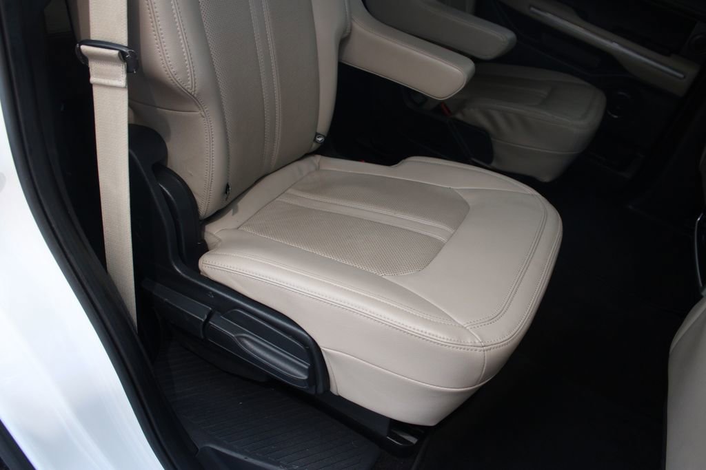 Used 2023 Ford Expedition Limited image 26