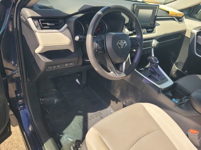 Used 2020 Toyota RAV4 XLE Premium FWD image 12