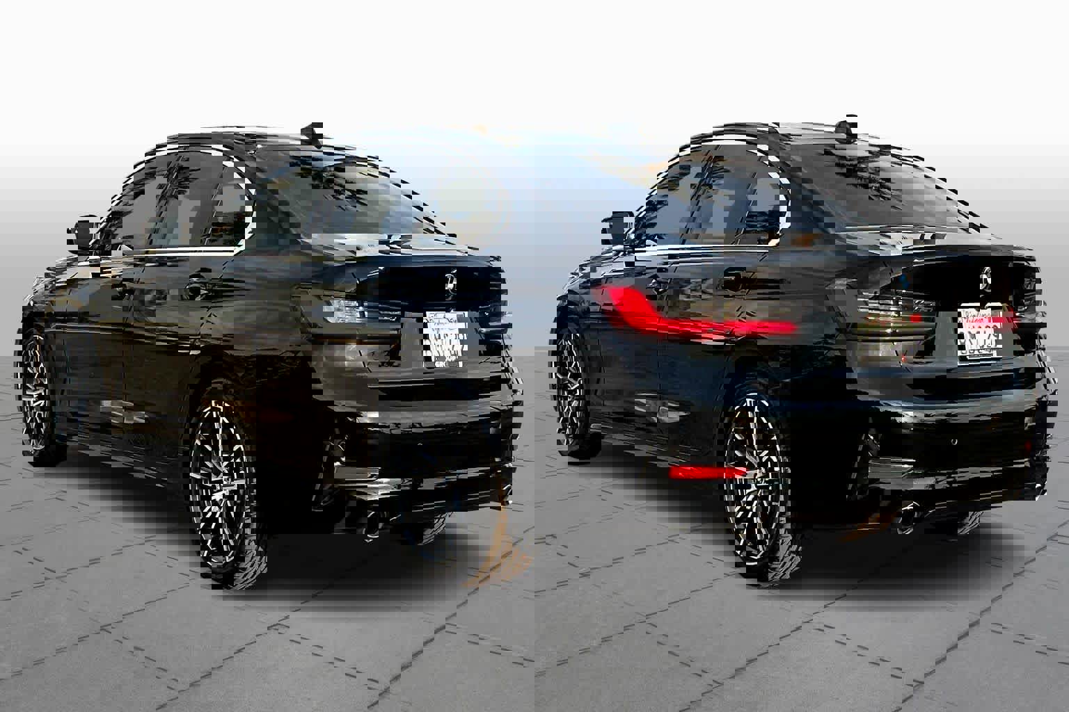 Used 2019 BMW 330i Sedan w/ Convenience Package image 11