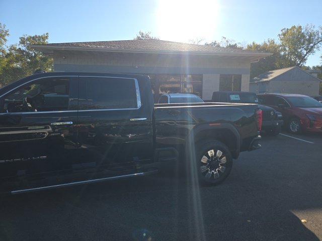 Used 2025 GMC Sierra 2500 Denali w/ Denali Reserve Package AWD/4WD image 24