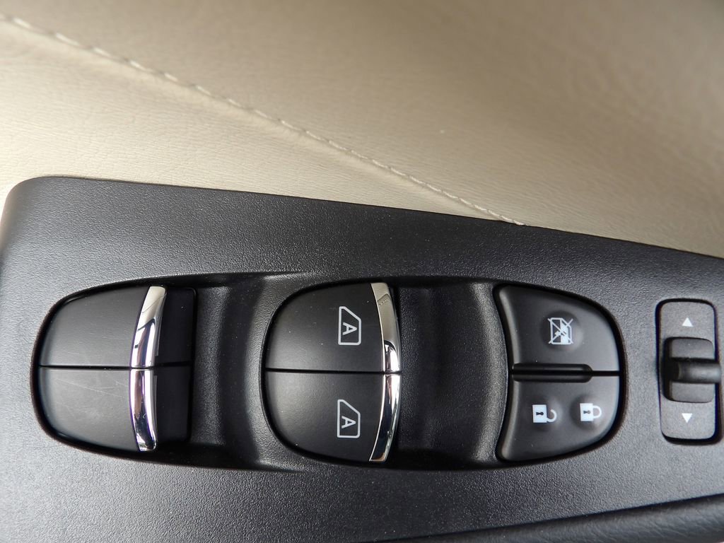 Used 2023 Nissan Maxima Platinum w/ Sport Mat Group image 10