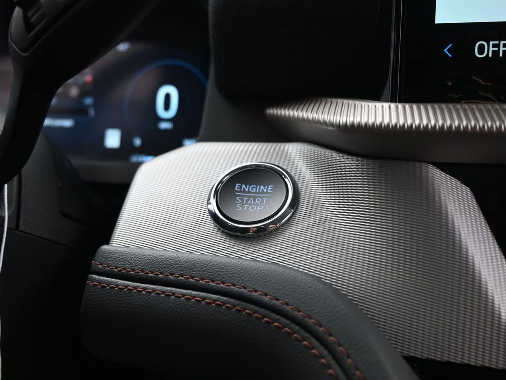 New 2025 Ford Explorer Active w/ Active Comfort Package image 12