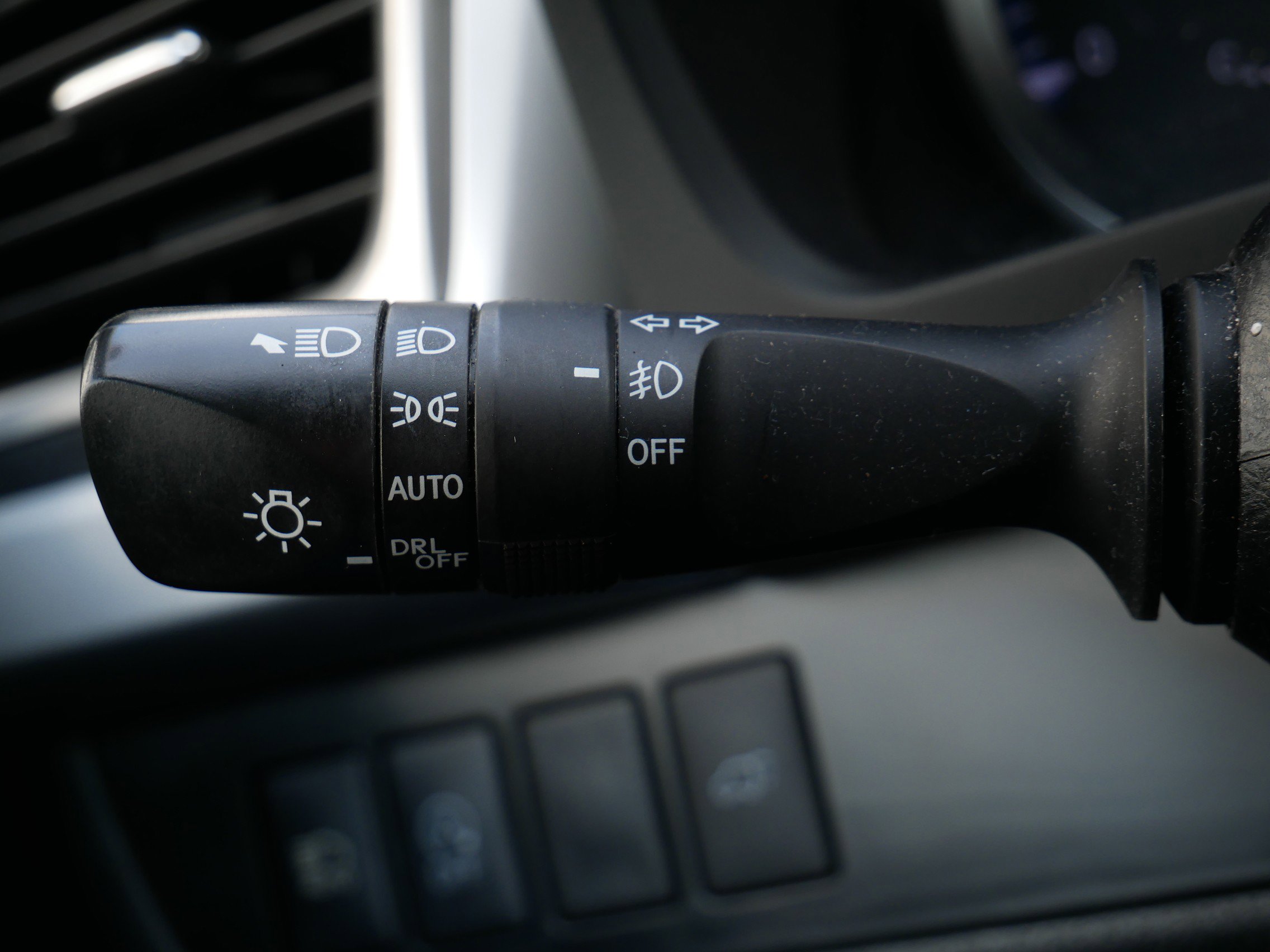 Used 2019 Toyota Highlander Plus AWD/4WD image 20