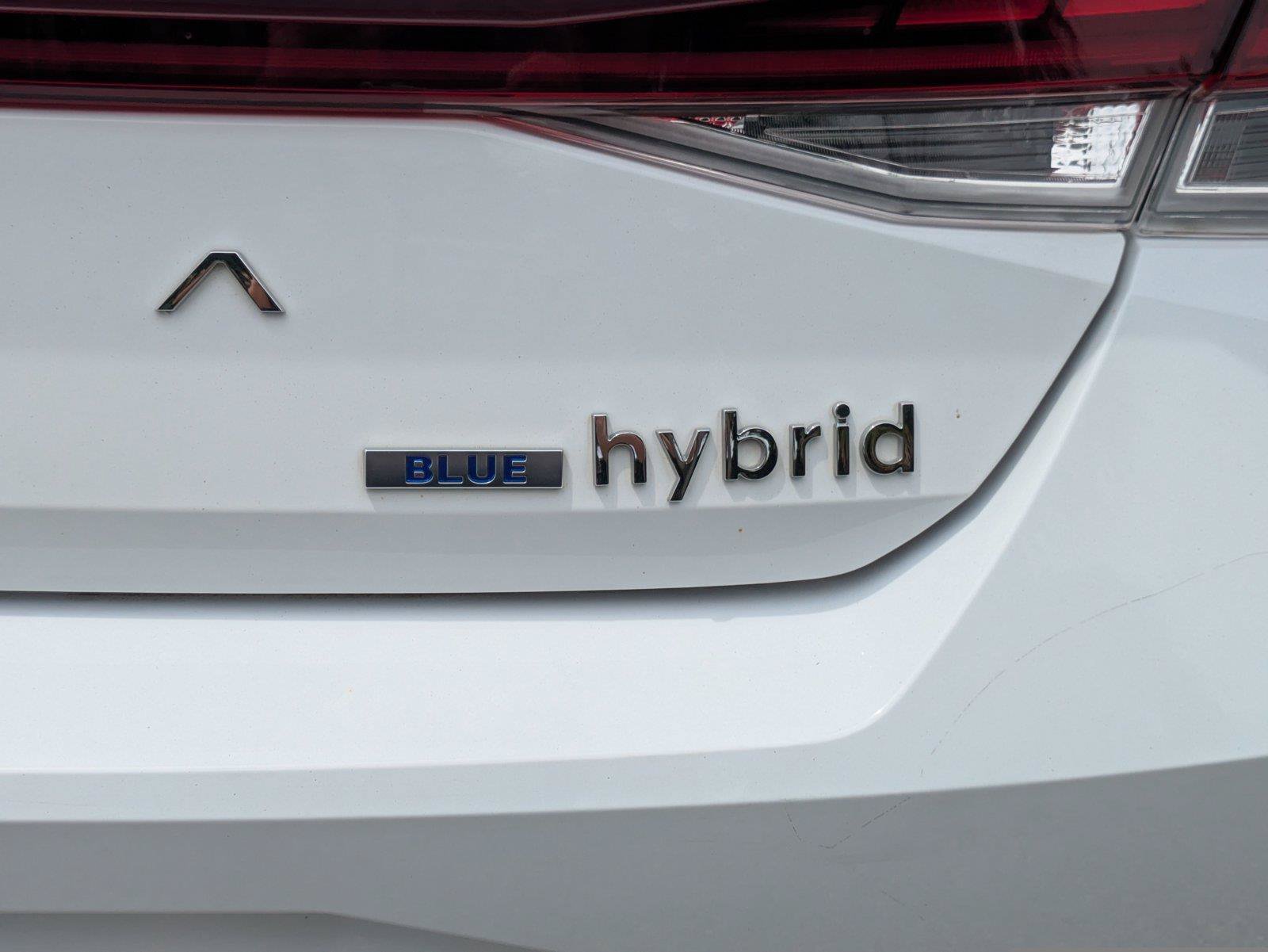 Used 2021 Hyundai Elantra Blue w/ Cargo Package FWD image 5