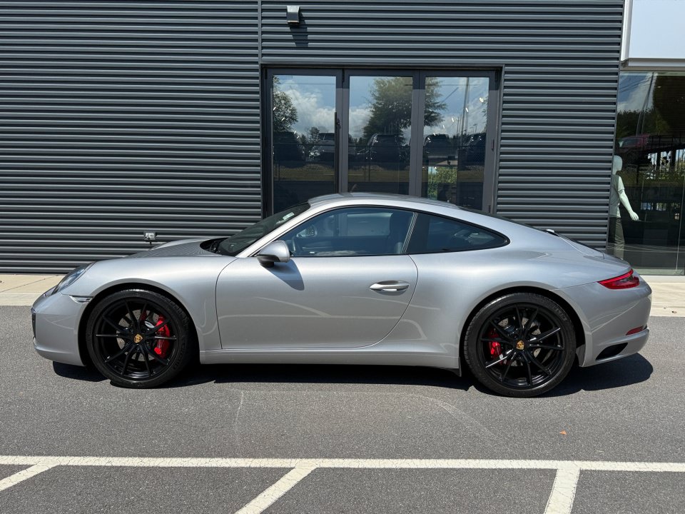 Certified 2017 Porsche 911 Carrera S RWD image 2