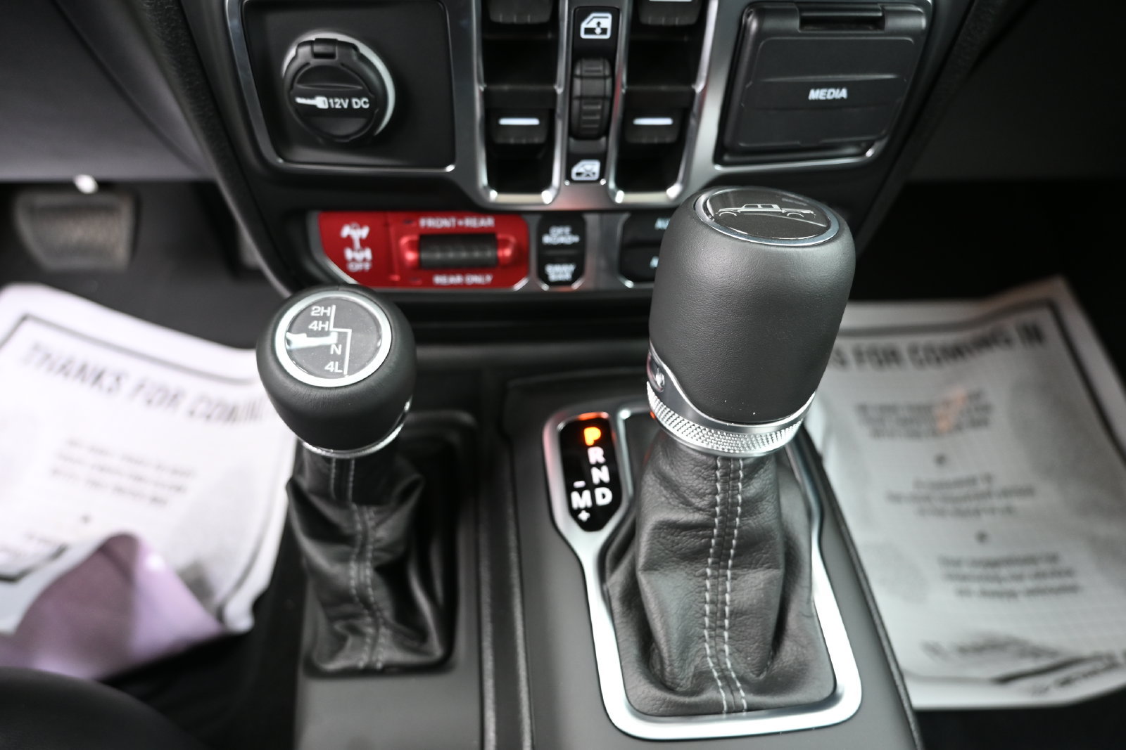 New 2025 Jeep Gladiator Rubicon w/ Convenience Group AWD/4WD image 19