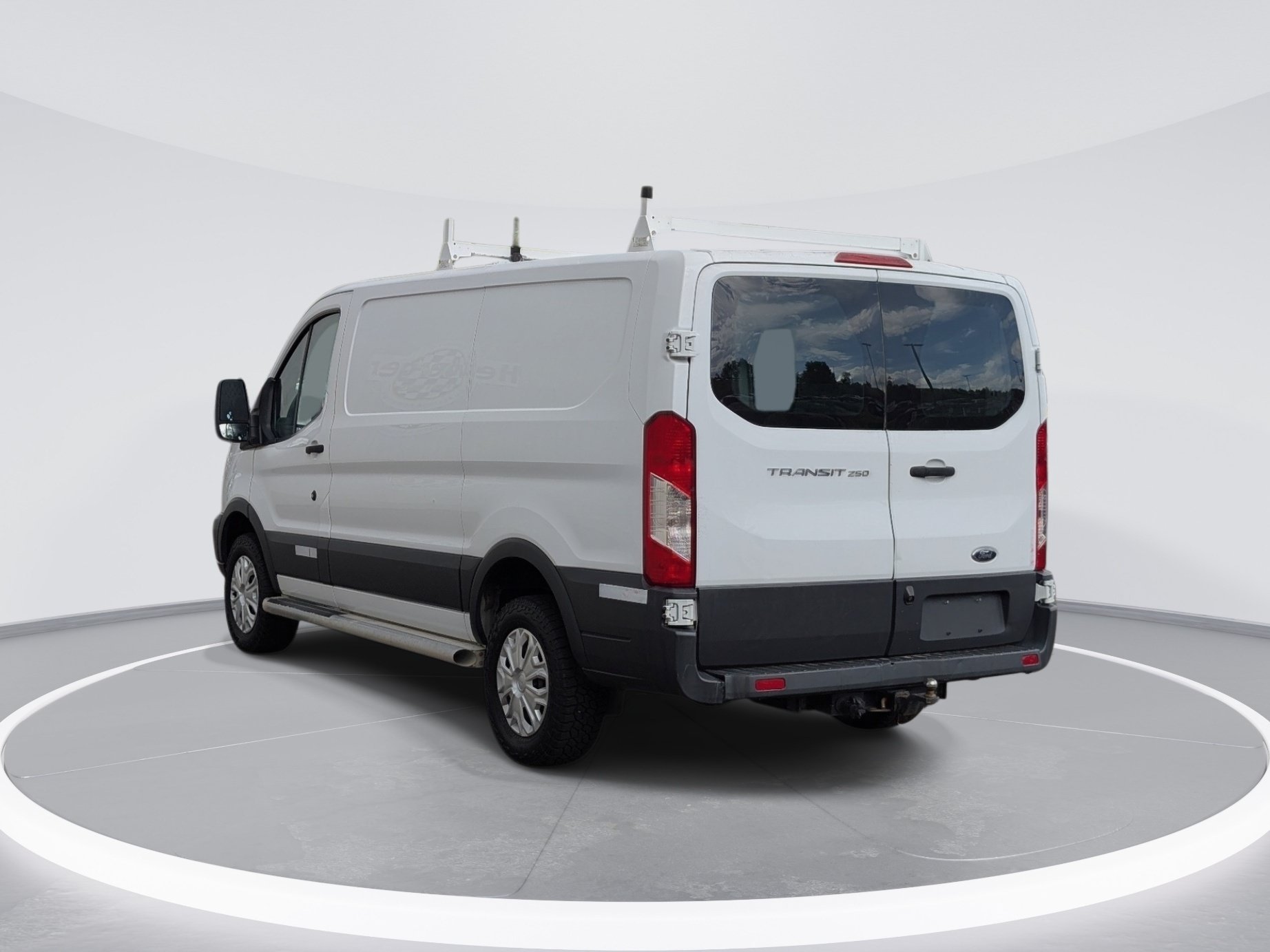 Used 2016 Ford Transit 250 130 Low Roof w/ Exterior Upgrade Package RWD image 5