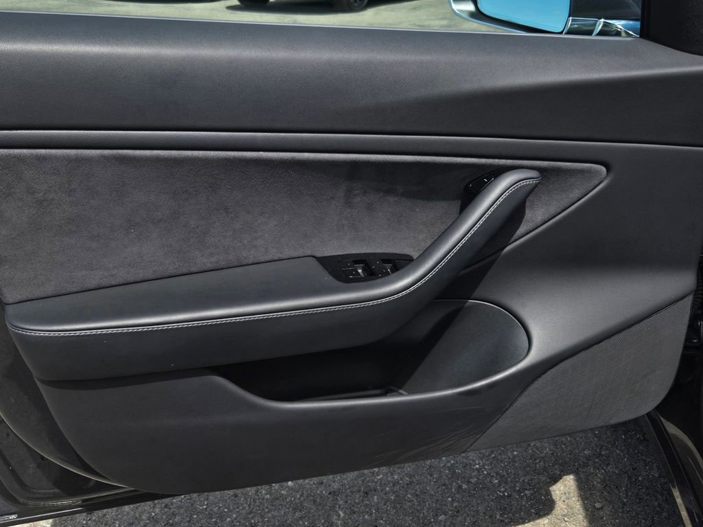 Used 2018 Tesla Model 3 Mid Range image 10