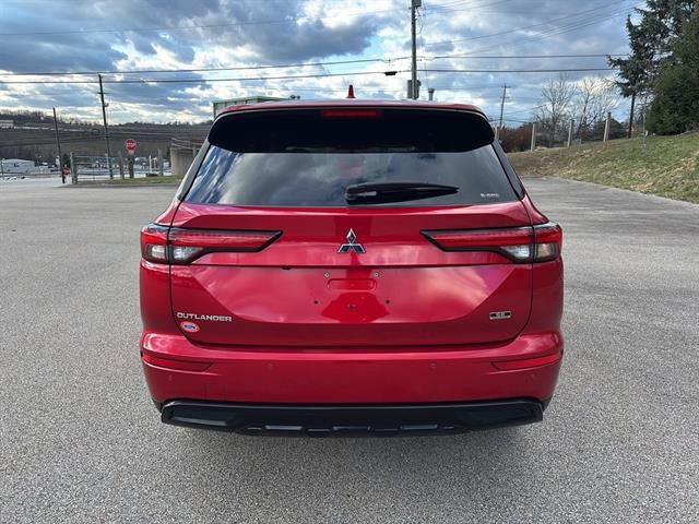 Used 2023 Mitsubishi Outlander SE Black Edition image 3