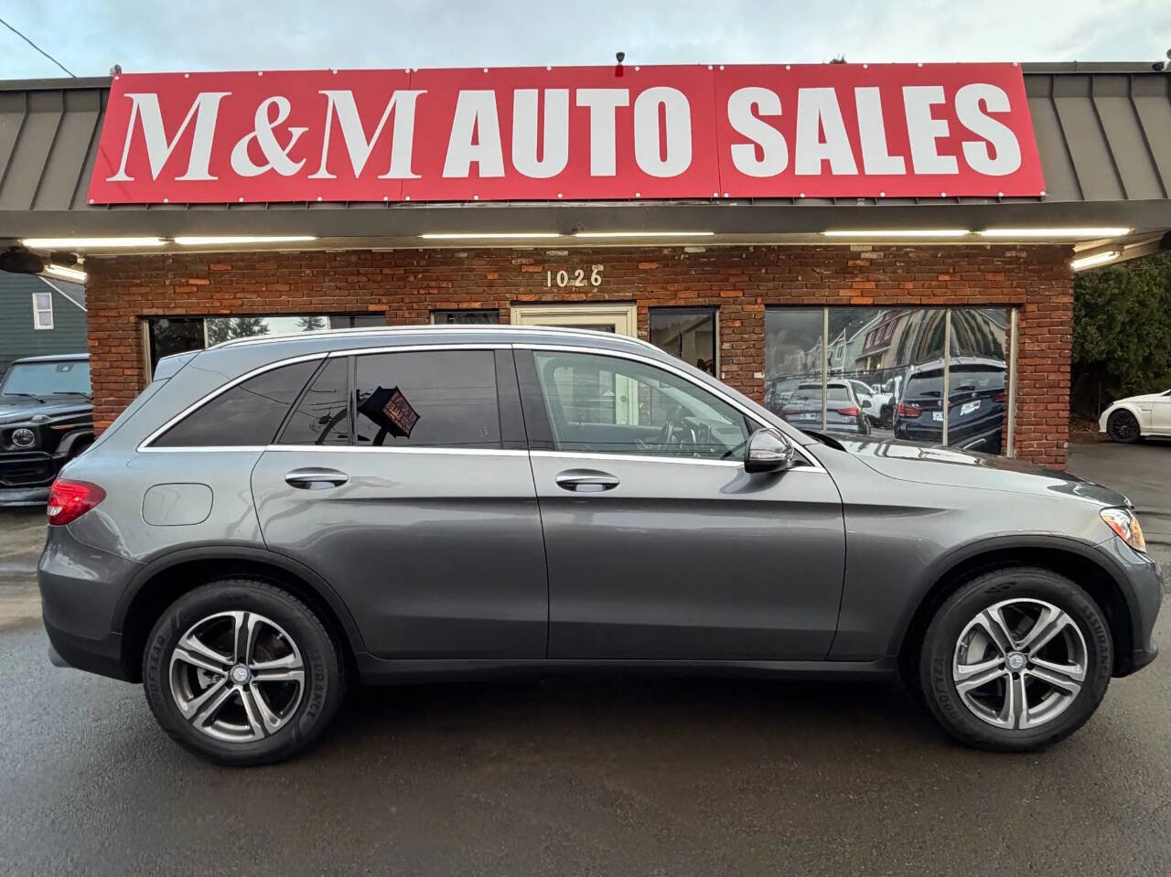 Used 2016 Mercedes-Benz GLC 300 GLC 300 4MATIC AWD 4dr SUV image 2