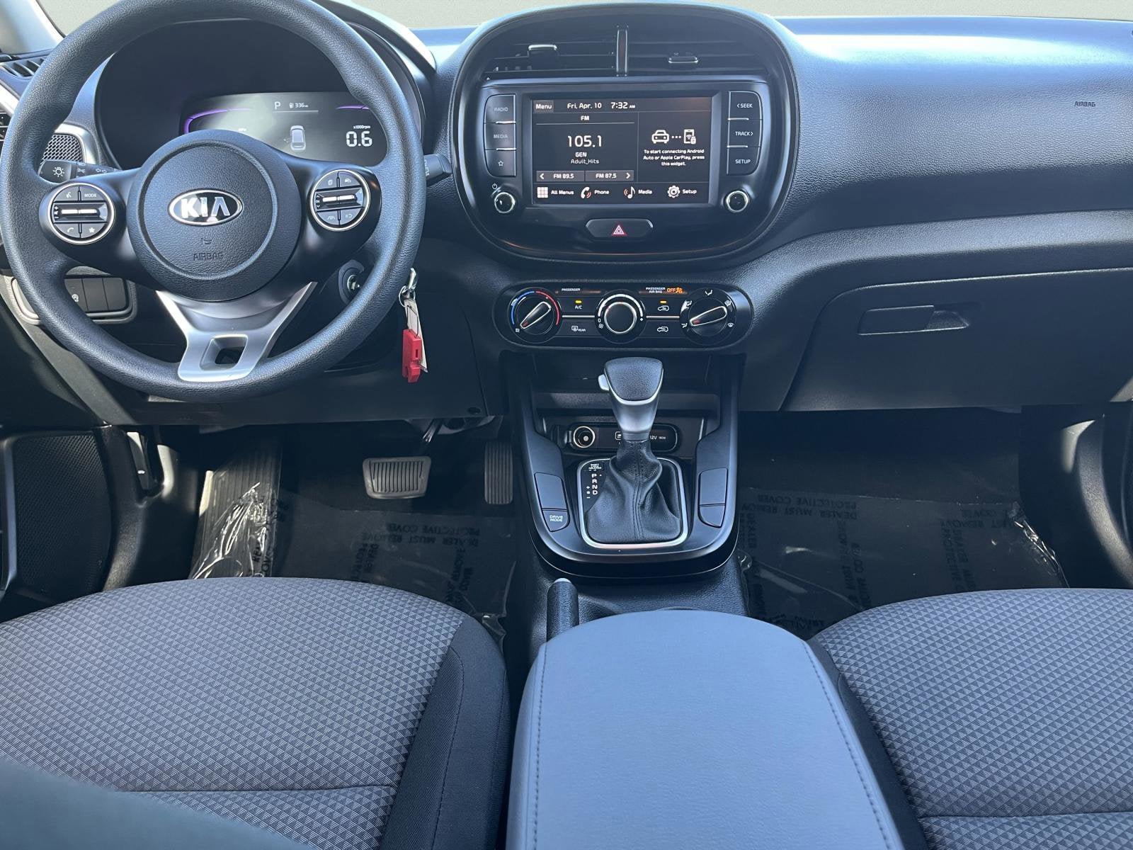 Used 2025 Kia Soul LX w/ LX Technology Package FWD image 14