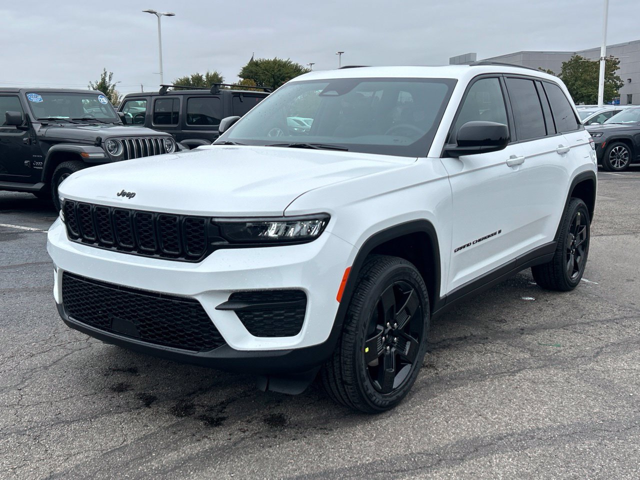 New 2027 Jeep Grand Cherokee Laredo X AWD/4WD image 7