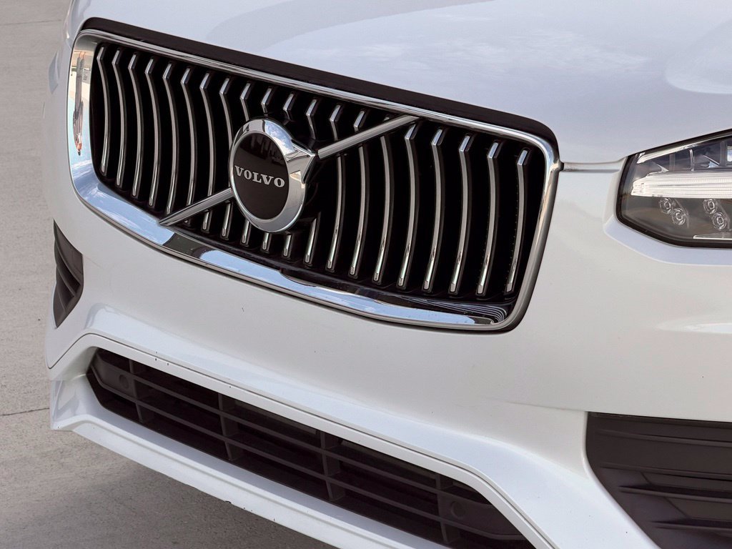 Used 2022 Volvo XC90 T6 Momentum w/ Climate Package AWD/4WD image 12