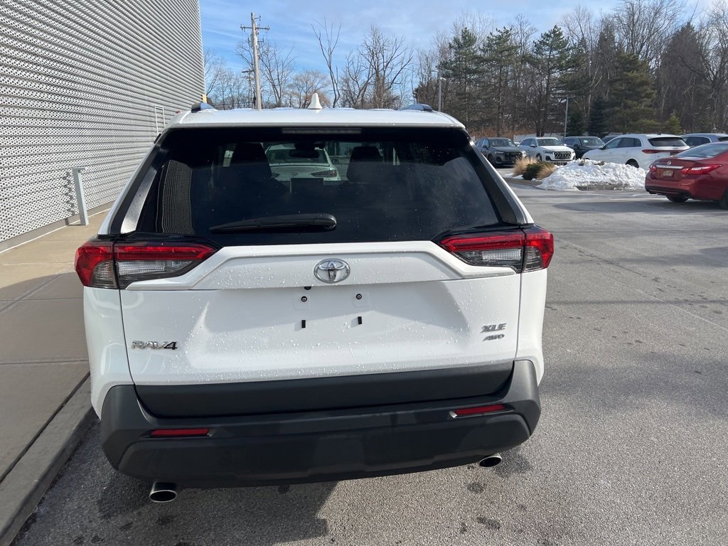 Used 2024 Toyota RAV4 XLE image 33