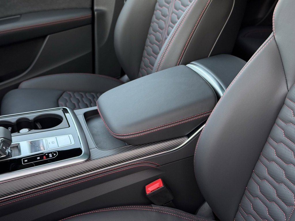 New 2025 Audi RS Q8 performance image 24