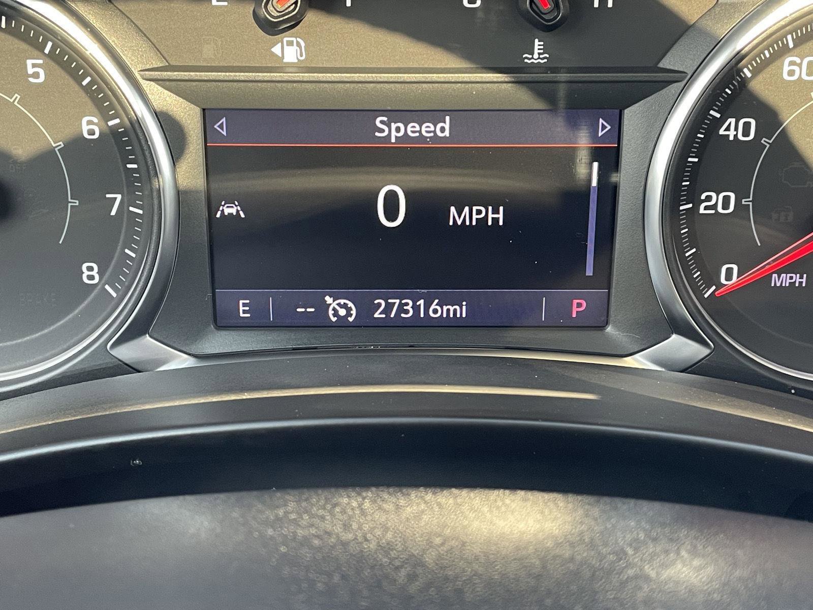 Used 2023 GMC Terrain SLT image 3