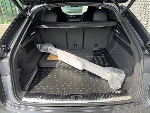 New 2026 Audi SQ8 Premium Plus AWD/4WD image 17