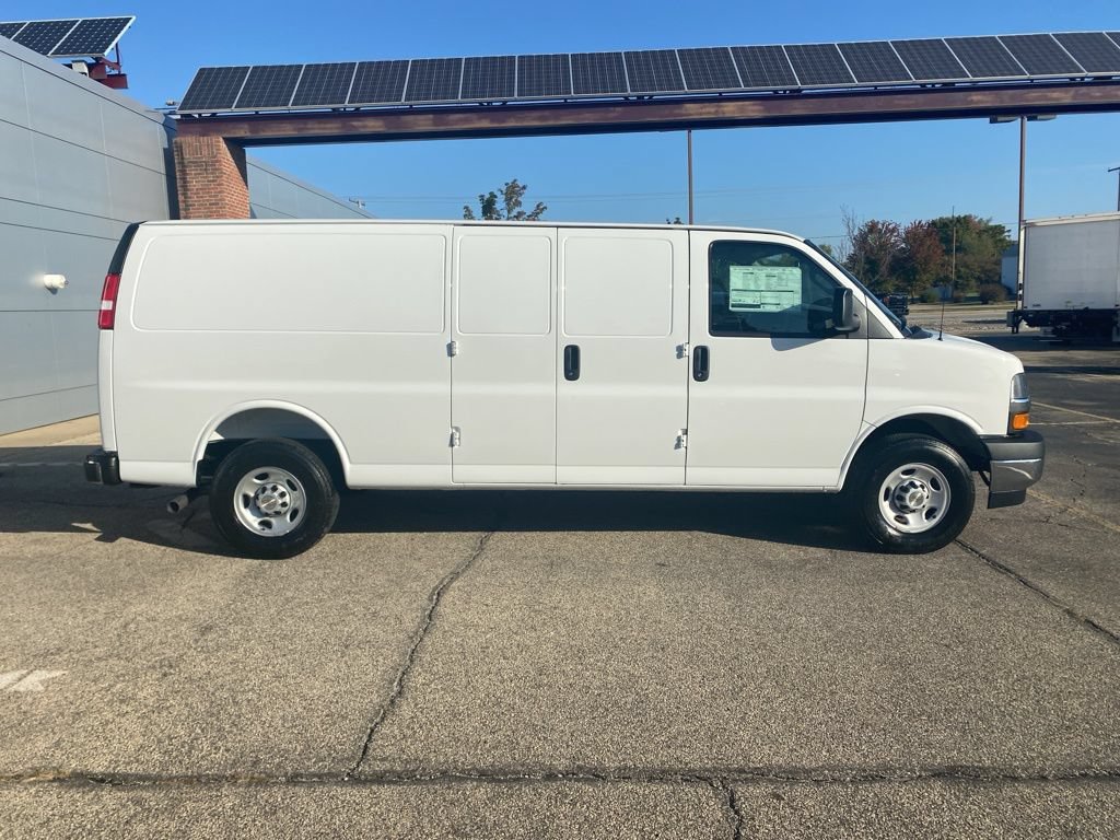 New 2025 Chevrolet Express 3500 Extended w/ Driver Convenience Package RWD image 9
