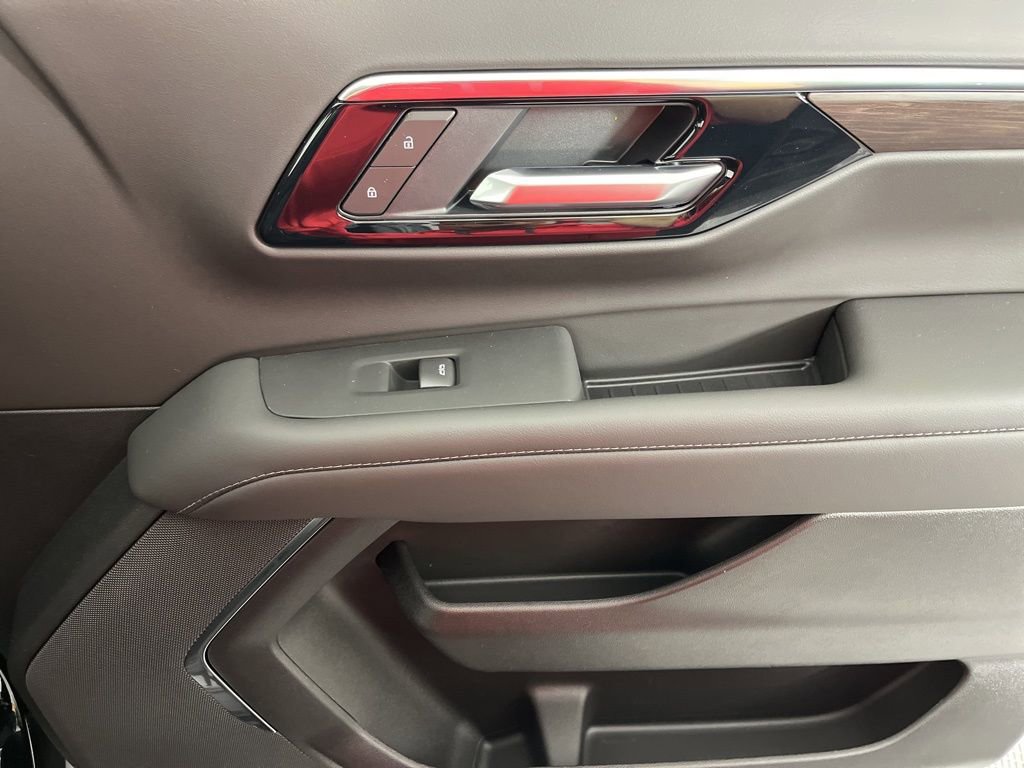 New 2026 Chevrolet Suburban LS image 11