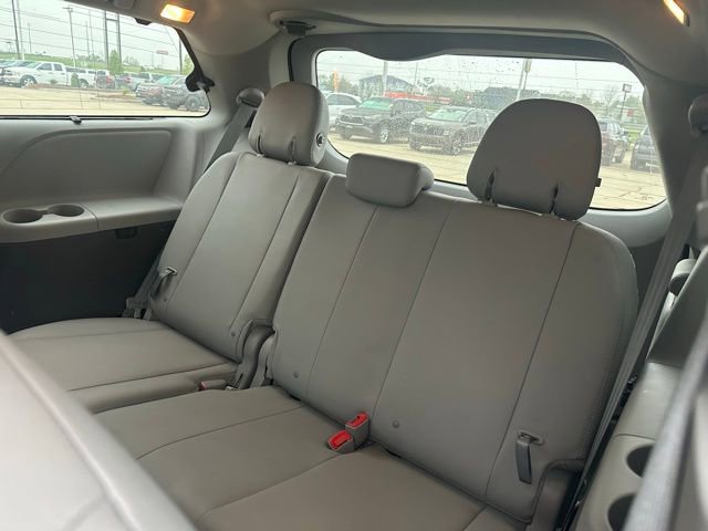 Used 2016 Toyota Sienna XLE w/ XLE Navigation Package image 14