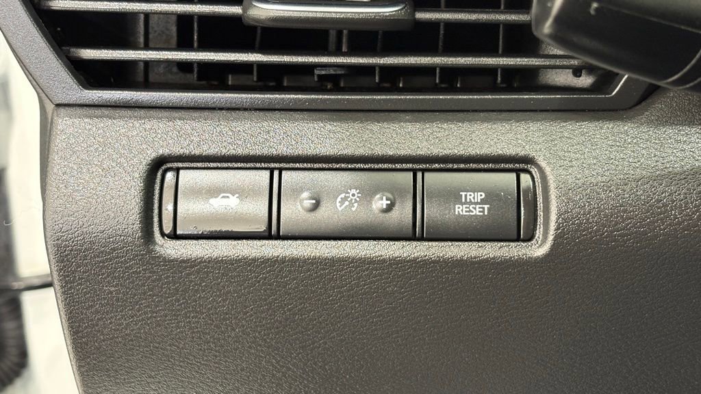 Used 2025 Nissan Altima 2.5 SR FWD image 31