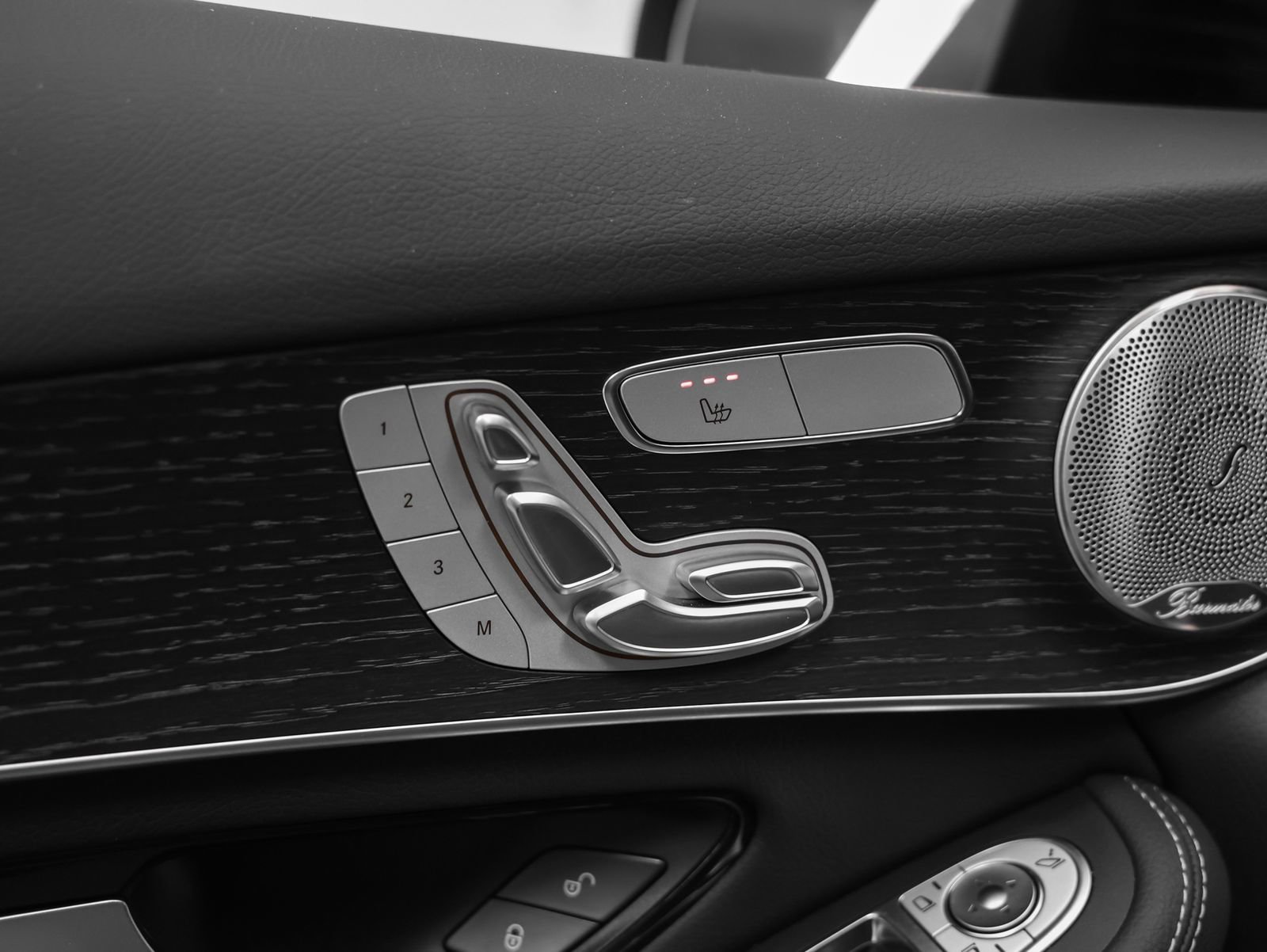 Used 2021 Mercedes-Benz GLC 300 4MATIC image 31