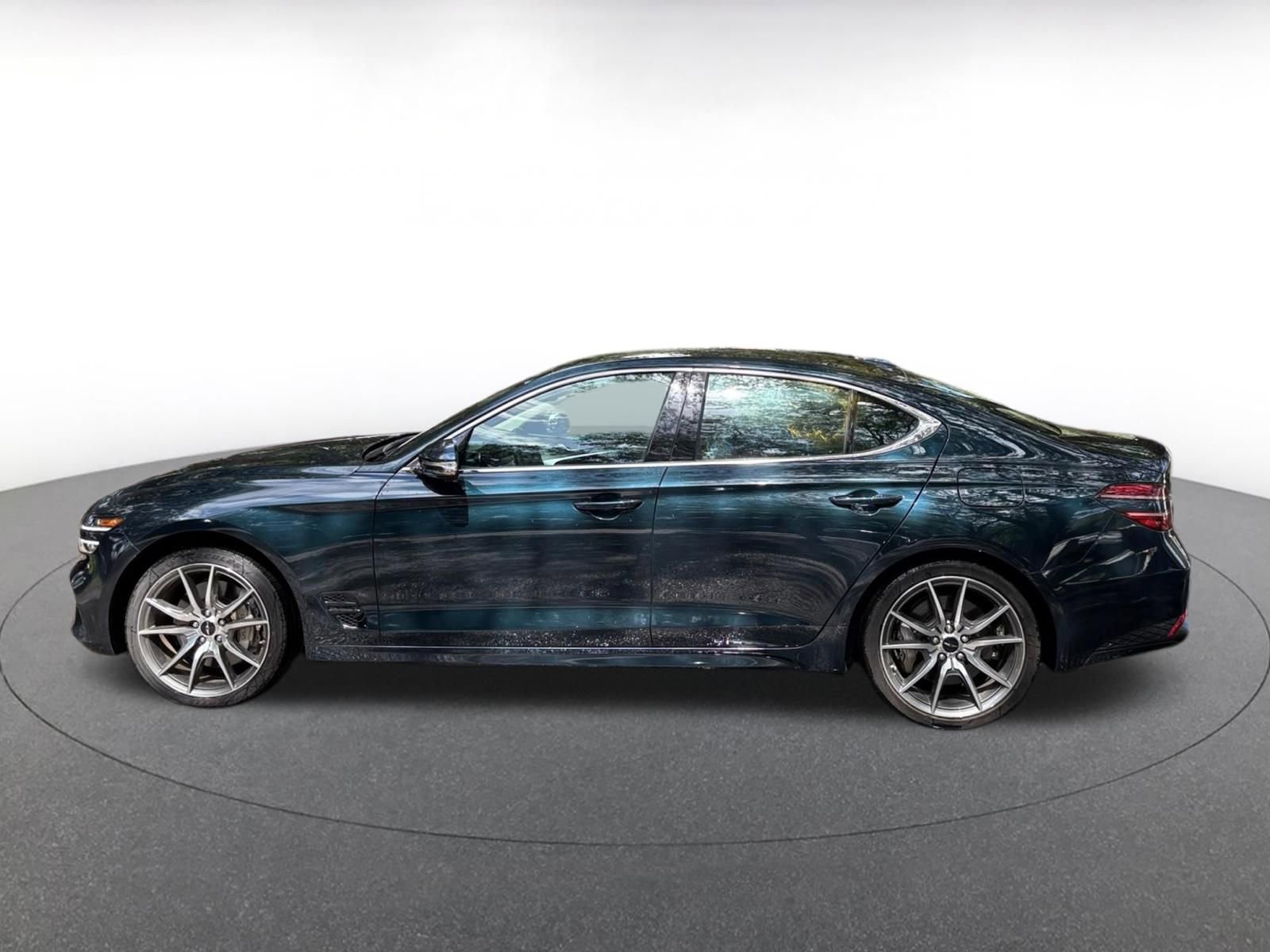 Used 2025 Genesis G70 2.5T AWD/4WD image 4