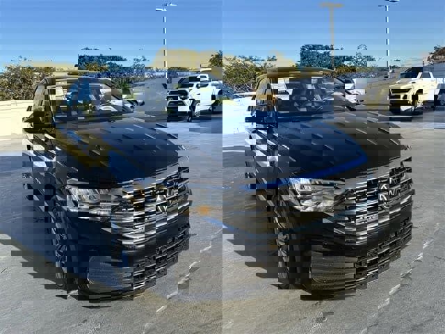 Used 2024 Volkswagen Jetta SE image 38